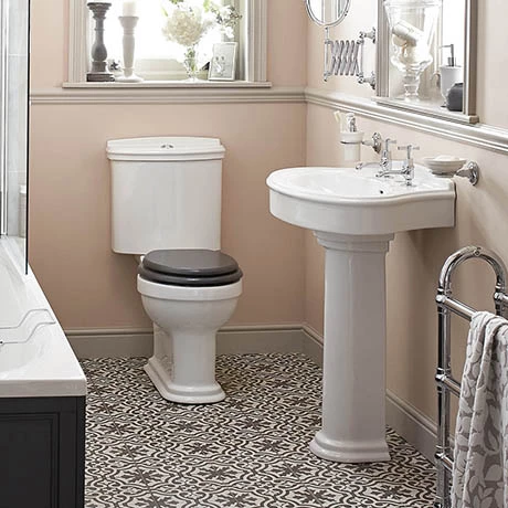 Heritage Bathrooms Heritage Claverton Traditional 4-Piece Bathroom Suite 1 Heritage Bathrooms Heritage Claverton Traditional 4-Piece Bathroom Suite
