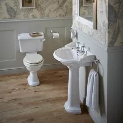 Heritage Bathrooms Heritage Dorchester Traditional 4-Piece Bathroom Suite