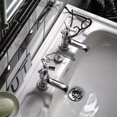 Heritage Bathrooms Heritage - Gracechurch Basin Pillar Taps - TGRDC00 2 Heritage Bathrooms Heritage - Gracechurch Basin Pillar Taps - TGRDC00 - Image 2